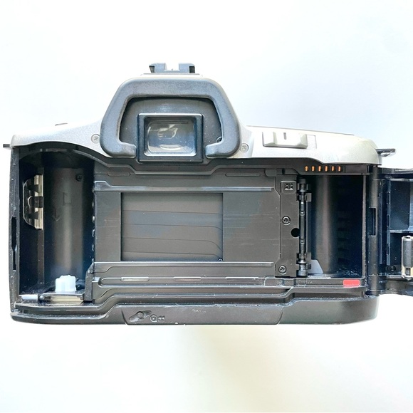 Minolta Maxxum‎ QTsi 35MM SLR Film Camera with 35-80mm lens - Film Tested - Picture 5 of 10